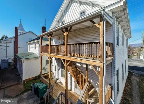 10 Deford Avenue N Luray VA 22835