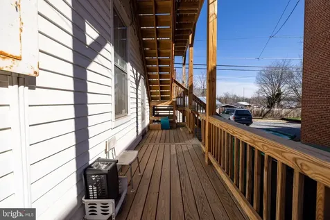 10 Deford Avenue N Luray VA 22835
