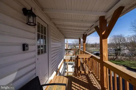 10 Deford Avenue N Luray VA 22835