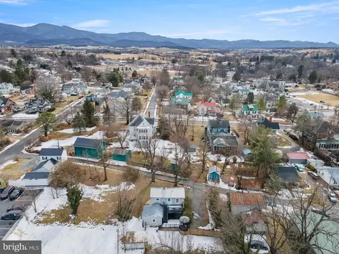 115 Page Street E Luray VA 22835