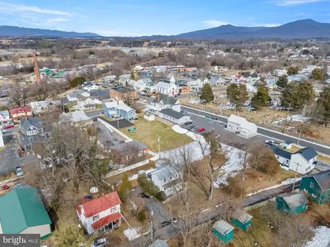 115 Page Street E Luray VA 22835