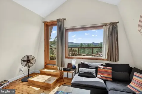 6261 Page Valley Road S Luray VA 22835