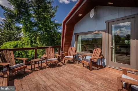 6261 Page Valley Road S Luray VA 22835