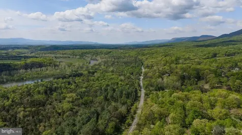 6261 Page Valley Road S Luray VA 22835