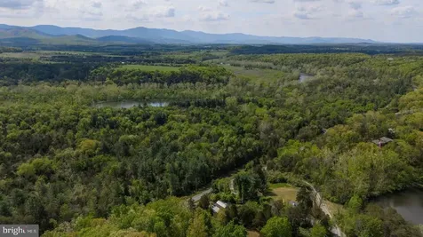 6261 Page Valley Road S Luray VA 22835