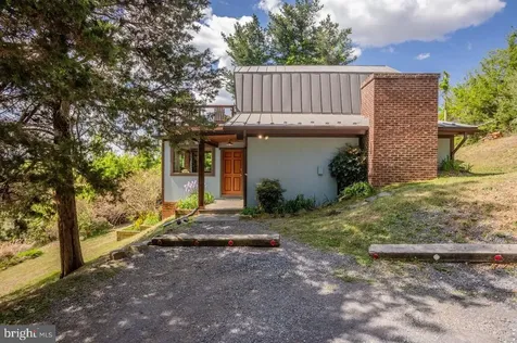 6261 Page Valley Road S Luray VA 22835