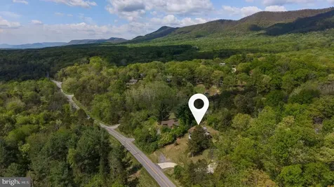 6261 Page Valley Road S Luray VA 22835