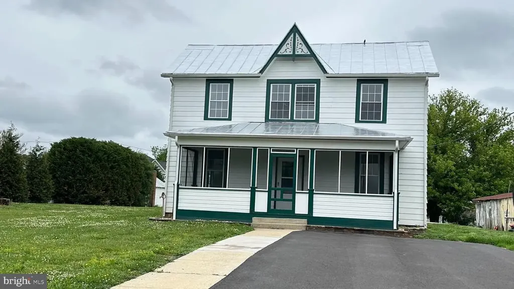 206 2nd Street Shenandoah VA 22849
