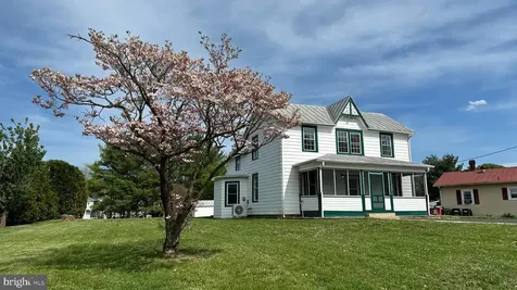 206 2nd Street Shenandoah VA 22849