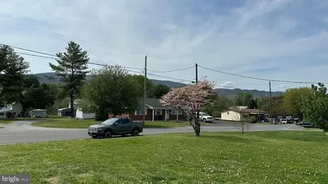 206 2nd Street Shenandoah VA 22849