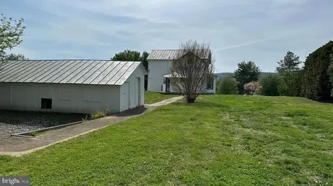 206 2nd Street Shenandoah VA 22849