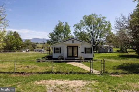 411 Fourth Street Luray VA 22835