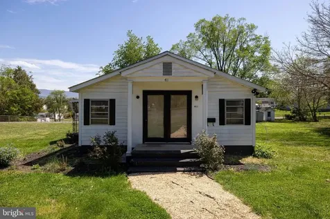 411 Fourth Street Luray VA 22835