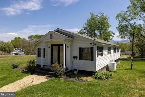 411 Fourth Street Luray VA 22835
