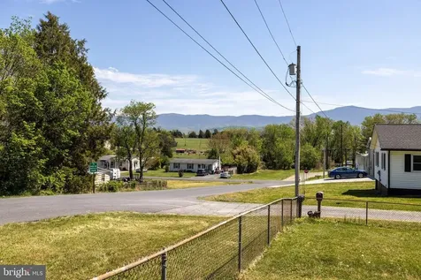 411 Fourth Street Luray VA 22835