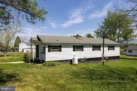 411 Fourth Street Luray VA 22835
