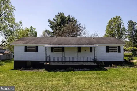 411 Fourth Street Luray VA 22835