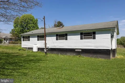411 Fourth Street Luray VA 22835