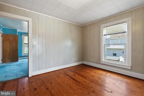 302 Woodland Avenue Luray VA 22835