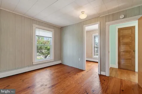 302 Woodland Avenue Luray VA 22835