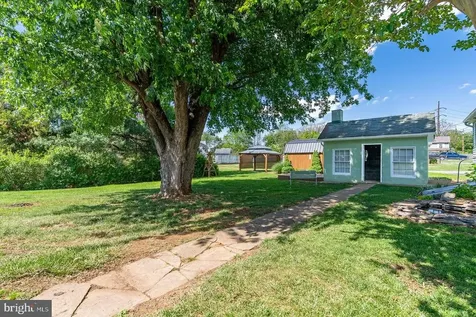 302 Woodland Avenue Luray VA 22835