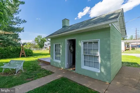 302 Woodland Avenue Luray VA 22835