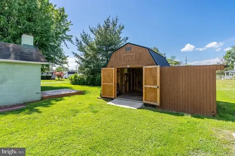 302 Woodland Avenue Luray VA 22835