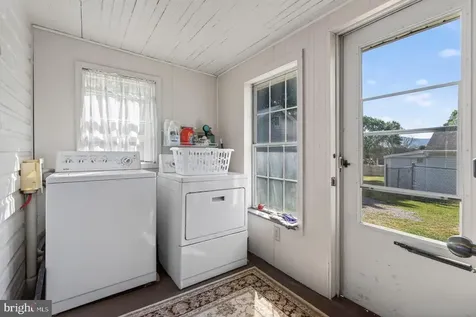 33 Marye Lane N Luray VA 22835