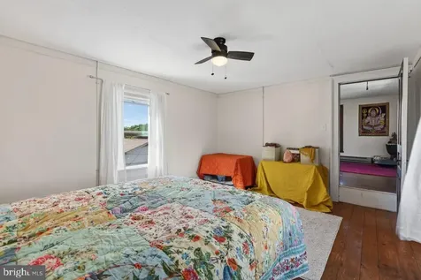 33 Marye Lane N Luray VA 22835