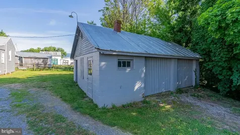 33 Marye Lane N Luray VA 22835