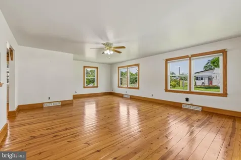 606 First Street S Shenandoah VA 22849