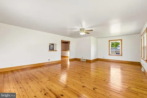 606 First Street S Shenandoah VA 22849