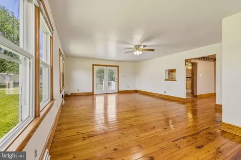 606 First Street S Shenandoah VA 22849