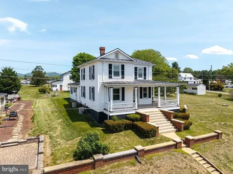 606 First Street S Shenandoah VA 22849