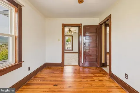 606 First Street S Shenandoah VA 22849