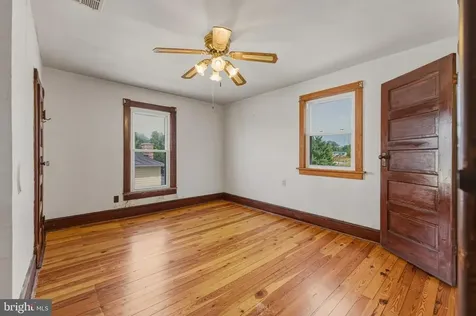 606 First Street S Shenandoah VA 22849
