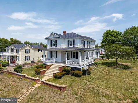 606 First Street S Shenandoah VA 22849