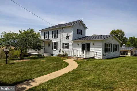 606 First Street S Shenandoah VA 22849