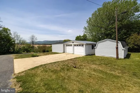 606 First Street S Shenandoah VA 22849