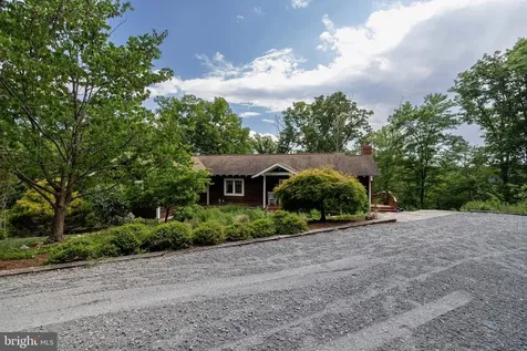 801 Woodside Drive Rileyville VA 22650