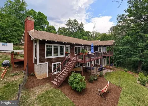 801 Woodside Drive Rileyville VA 22650