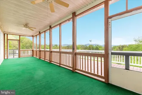 1050 Almond Drive Luray VA 22835