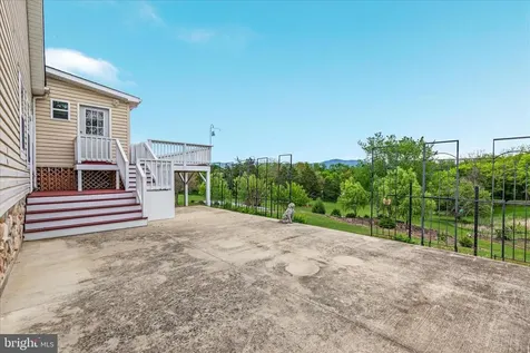 1050 Almond Drive Luray VA 22835
