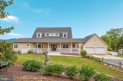 1050 Almond Drive Luray VA 22835