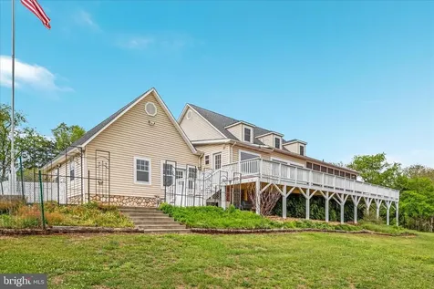 1050 Almond Drive Luray VA 22835
