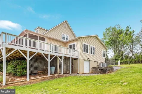 1050 Almond Drive Luray VA 22835