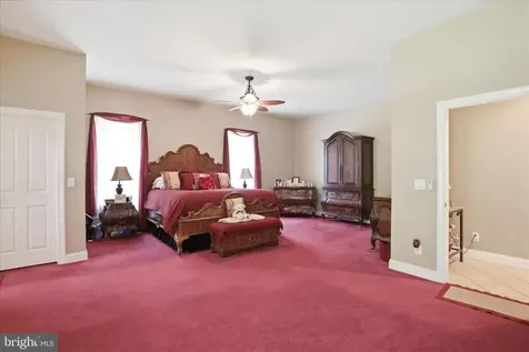 524 Mcdaniel Lane S Shenandoah VA 22849