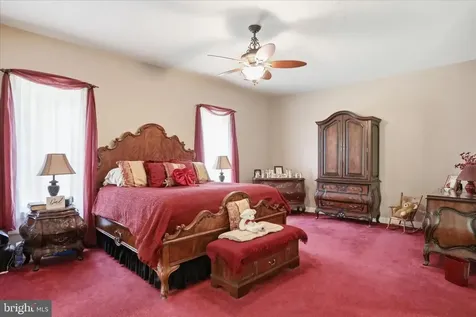 524 Mcdaniel Lane S Shenandoah VA 22849