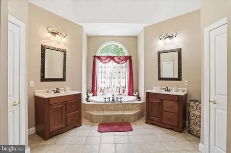 524 Mcdaniel Lane S Shenandoah VA 22849