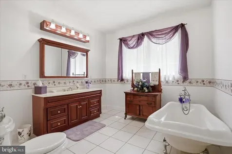 524 Mcdaniel Lane S Shenandoah VA 22849